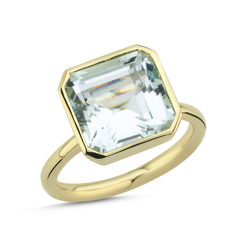 14Kt gold and aquamarine ring