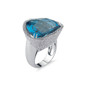 18kt white gold, diamond and London blue topaz ring