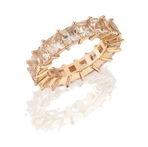 
            
                Load image into Gallery viewer, 18kt pink gold morganite band
            
        