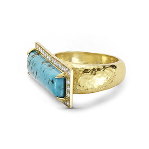 14Kt yellow gold, diamond and turquoise ring